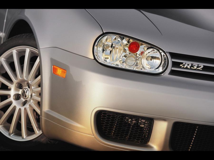  Volkswagen Golf R32 2004 года  (фото 6 из 12)